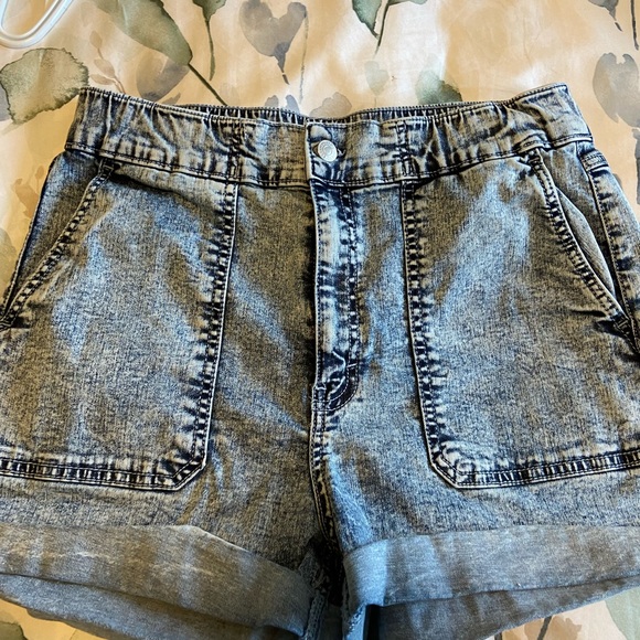 $$$2/$30 Elastic waist denim shortie shirts with acid wash! Retro! - Picture 3 of 4